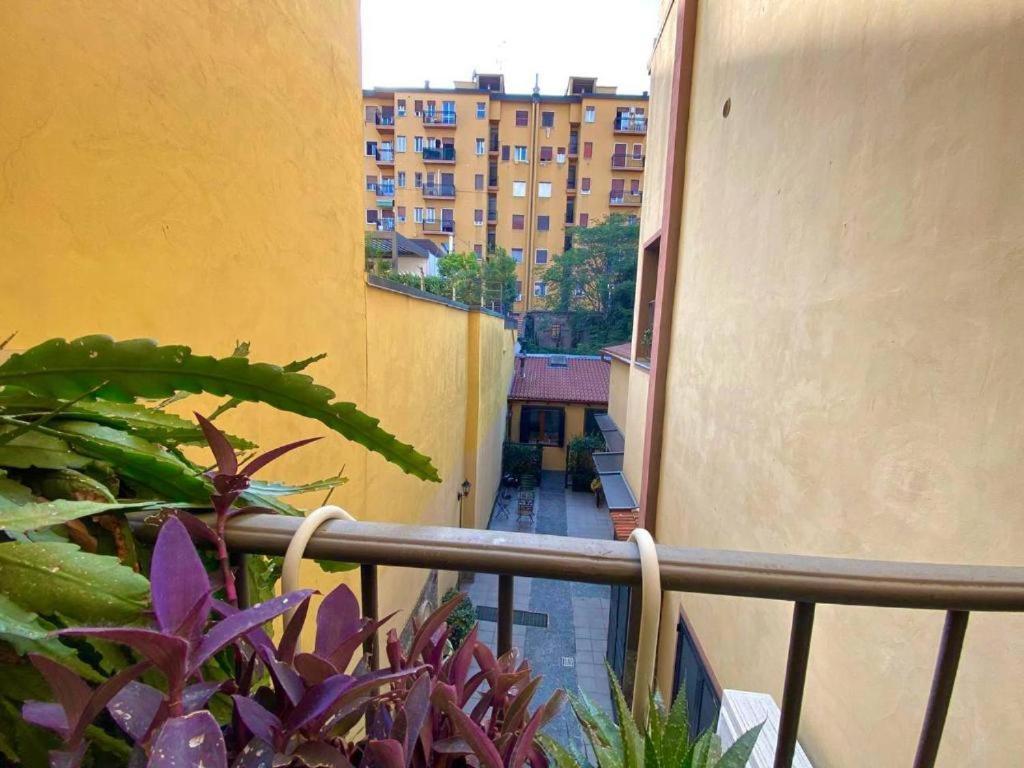 Conte Rosso House, Con Doppia Terrazza In Coorte Tranquilla A Due Passi Da Stazione E Metropolitana Lambrate Daire Milano Dış mekan fotoğraf